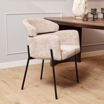 Dining chair – With armrests, fabric upholstery, black metal legs – Otis | Starfurn