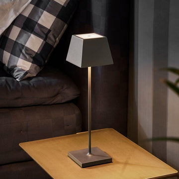 Akku - Tischleuchte Nuindie 2,2W FlexMood 2200K/2700K IP54 168/197lm Ra85 dim von Sigor - Esszett Luxury | Stilvolles Wohnen mit Charakter