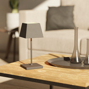Akku - Tischleuchte Nuindie mini 2,2W FlexMood 2200K/2700K IP54 180lm Ra85 eckig von Sigor - Esszett Luxury | Stilvolles Wohnen mit Charakter