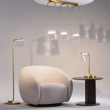 Tischleuchte Metallfuß Messing - Look, transparente Glaskugel & integriertes LED – Cabaret | Maytoni - Esszett Luxury | Stilvolles Wohnen mit Charakter