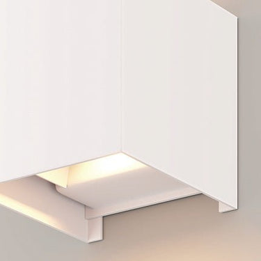 Fassadenbeleuchtung Weißer Metallwürfel LED 6 W 3000 K IP54 – Fulton | Maytoni - Esszett Luxury | Stilvolles Wohnen mit Charakter