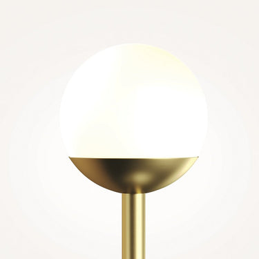 Wandleuchte aus messingfarbenem Metall mit zwei weißen Glaskugeln und Touch - Dimmer – TOUCH | Maytoni - Esszett Luxury | Stilvolles Wohnen mit Charakter