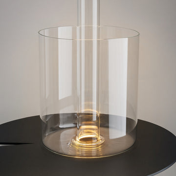Akku-Tischleuchte – Goldene Oberfläche, Glassockel, Aluminiumschirm - AI Collaboration | Maytoni