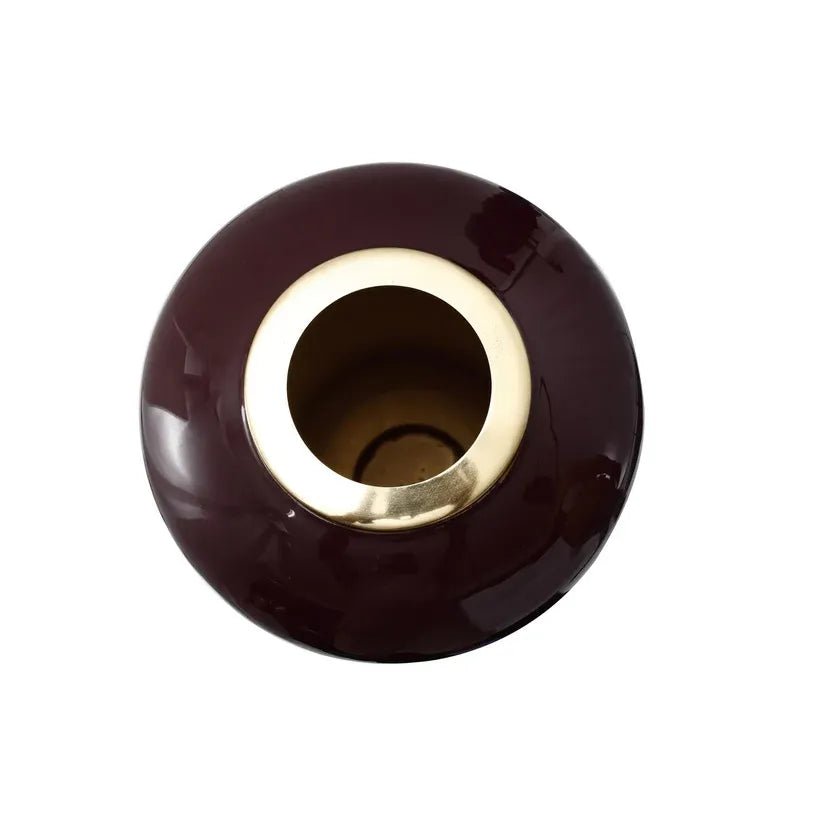 Vase im Art - Deco - Stil mit goldener Struktur beerenfarbener Oberfläche und eleganter Form – Art Deco 205 | Kayoom - Esszett Luxury | Stilvolles Wohnen mit Charakter