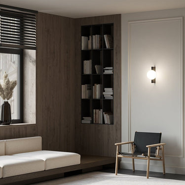 Wandleuchte Schwarz matt, kugelige Opalglas - Abdeckung, G9 25 W – Avant - garde | Maytoni - Esszett Luxury | Stilvolles Wohnen mit Charakter