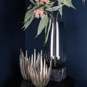 Glasvase - Kaya Grey M (18 x 18 x 42 cm) von PTMD - Esszett Luxury | Stilvolles Wohnen mit Charakter