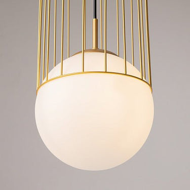 Pendelleuchte mit goldfarbener Metallbasis und weißem Glasdiffusor im modernen Design – Telford | Maytoni - Esszett Luxury | Stilvolles Wohnen mit Charakter