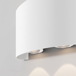 Fassadenbeleuchtung Weißes Metall Up - Down LED‑Licht – Strato | Maytoni - Esszett Luxury | Stilvolles Wohnen mit Charakter