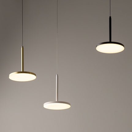 Pendelleuchte Mattgoldenes Aluminiumgehäuse mit mattweißem Acryl - Diffusor, integrierter LED und modernem Design – Arc | Maytoni - Esszett Luxury | Stilvolles Wohnen mit Charakter