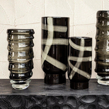 Keramikvase - Reddy Black M (Ø15 x 35 cm) von PTMD - Esszett Luxury | Stilvolles Wohnen mit Charakter