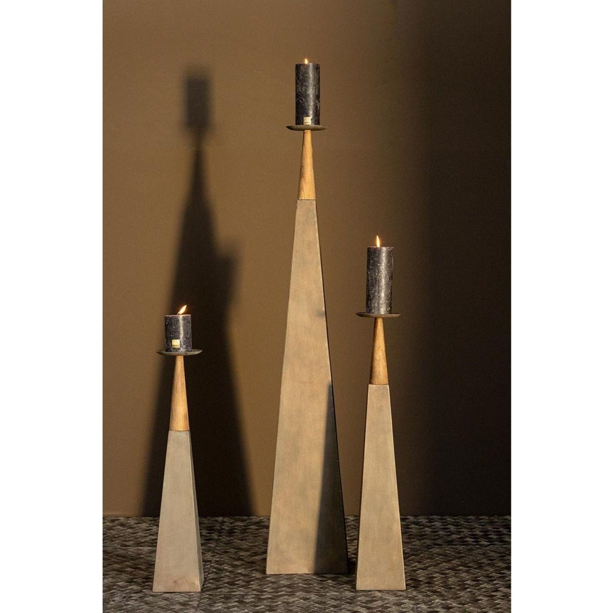 Kerzenhalter - Cinder Grey metal and wood piramid M von PTMD - Esszett Luxury | Stilvolles Wohnen mit Charakter