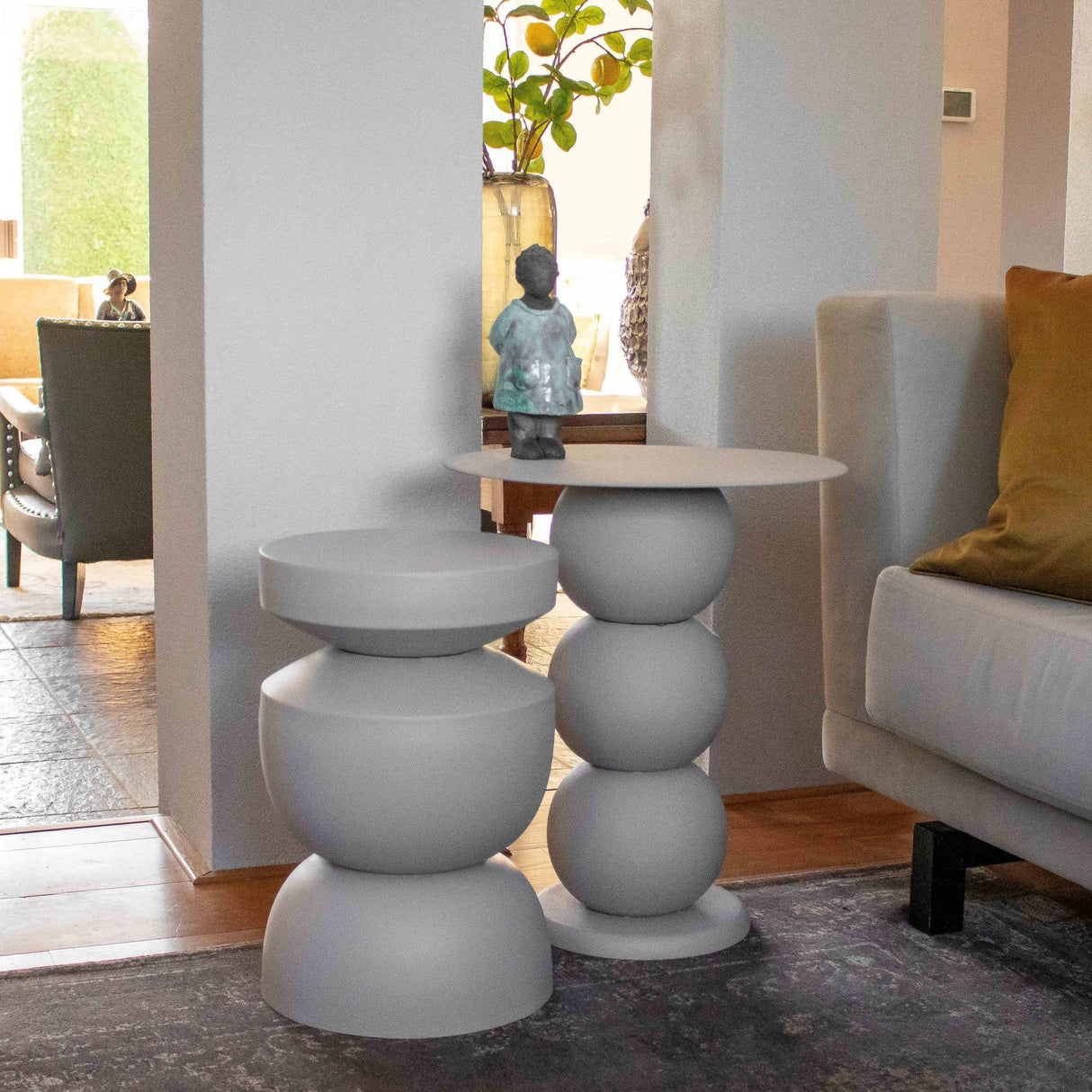Beistelltisc Skulpturaler Metall - Design – Cis (Beige) | Kick Collection - Esszett Luxury | Stilvolles Wohnen mit Charakter