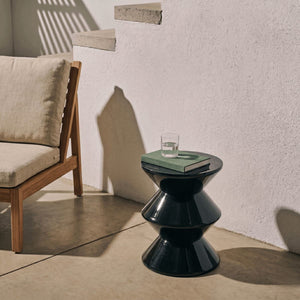 Beistelltisch – Kunststoff Material, Organisches Design, Schwarze Farbe - Lotus | Kick Collection