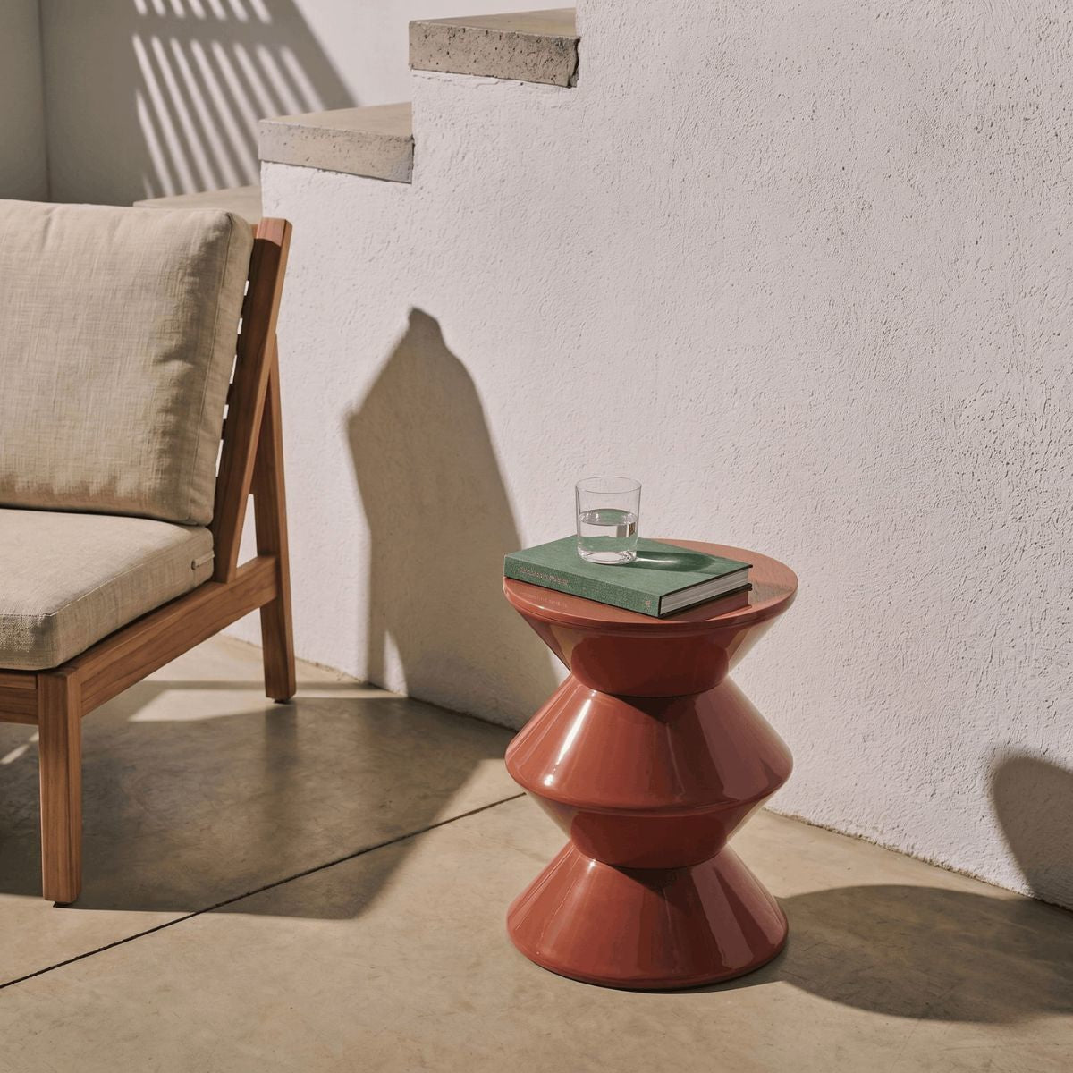 Beistelltisch – Kunststoff Material, Organisches Design, Rote Farbe - Lotus | Kick Collection