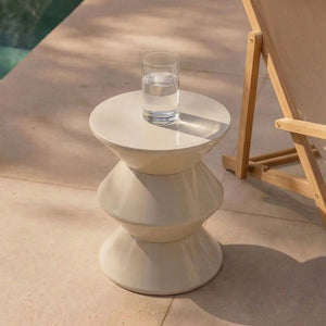 Beistelltisch – Kunststoff Material, Organisches Design, Beige Farbe - Lotus | Kick Collection