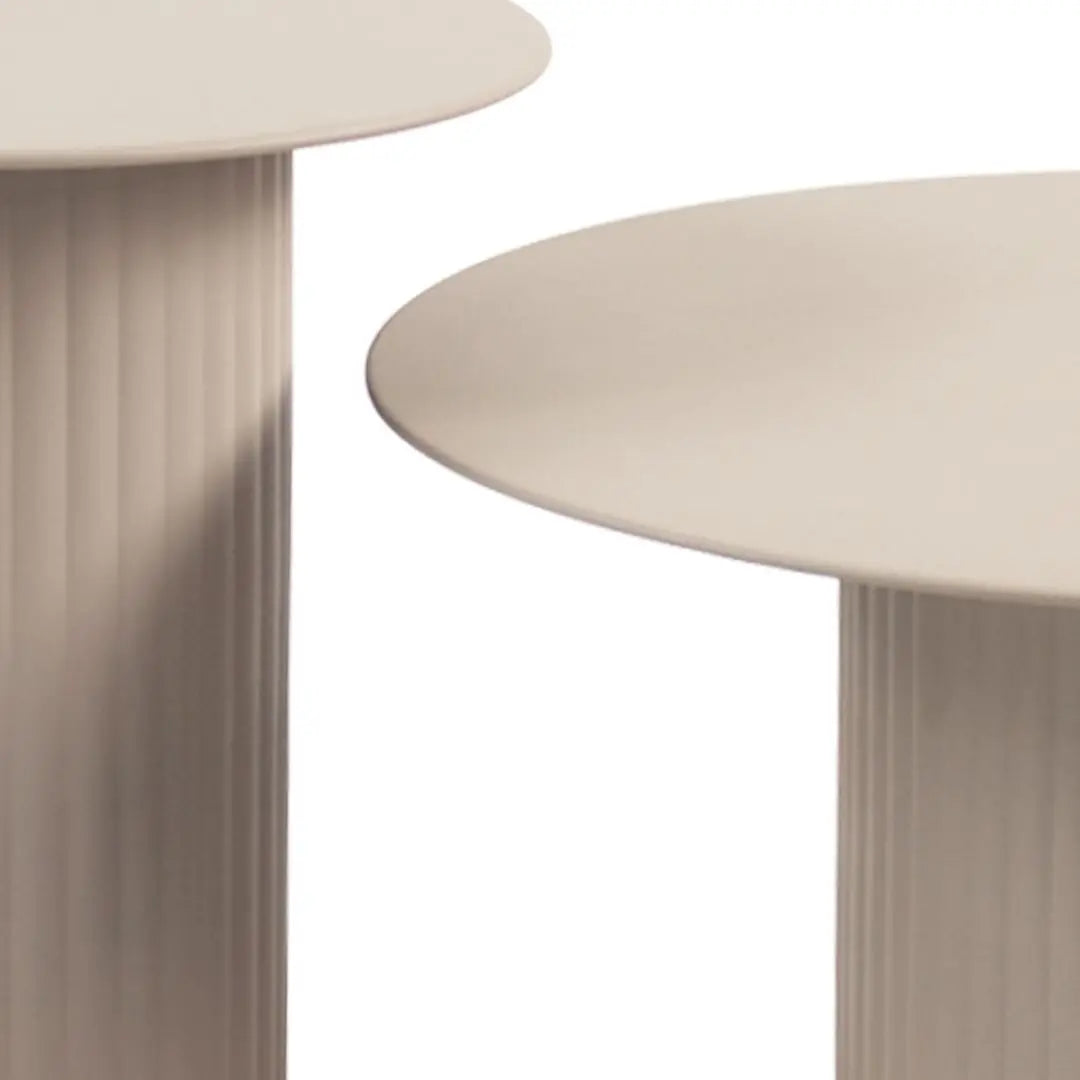 Beistelltisch – Metall Material, Geripptes Gestell, Beige Farbe, M - Tilo | Kick