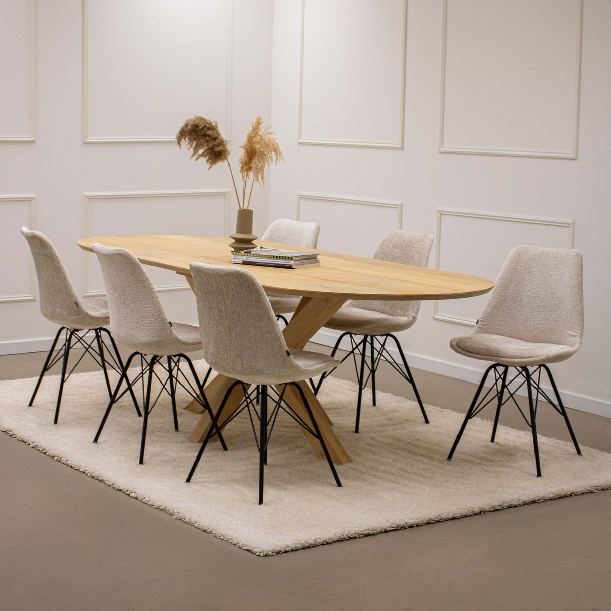 Esszimmerstuhl Weicher Strukturstoff & Modernes schwarzes Metallgestell – Bren | Kick Collection - Esszett Luxury | Stilvolles Wohnen mit Charakter