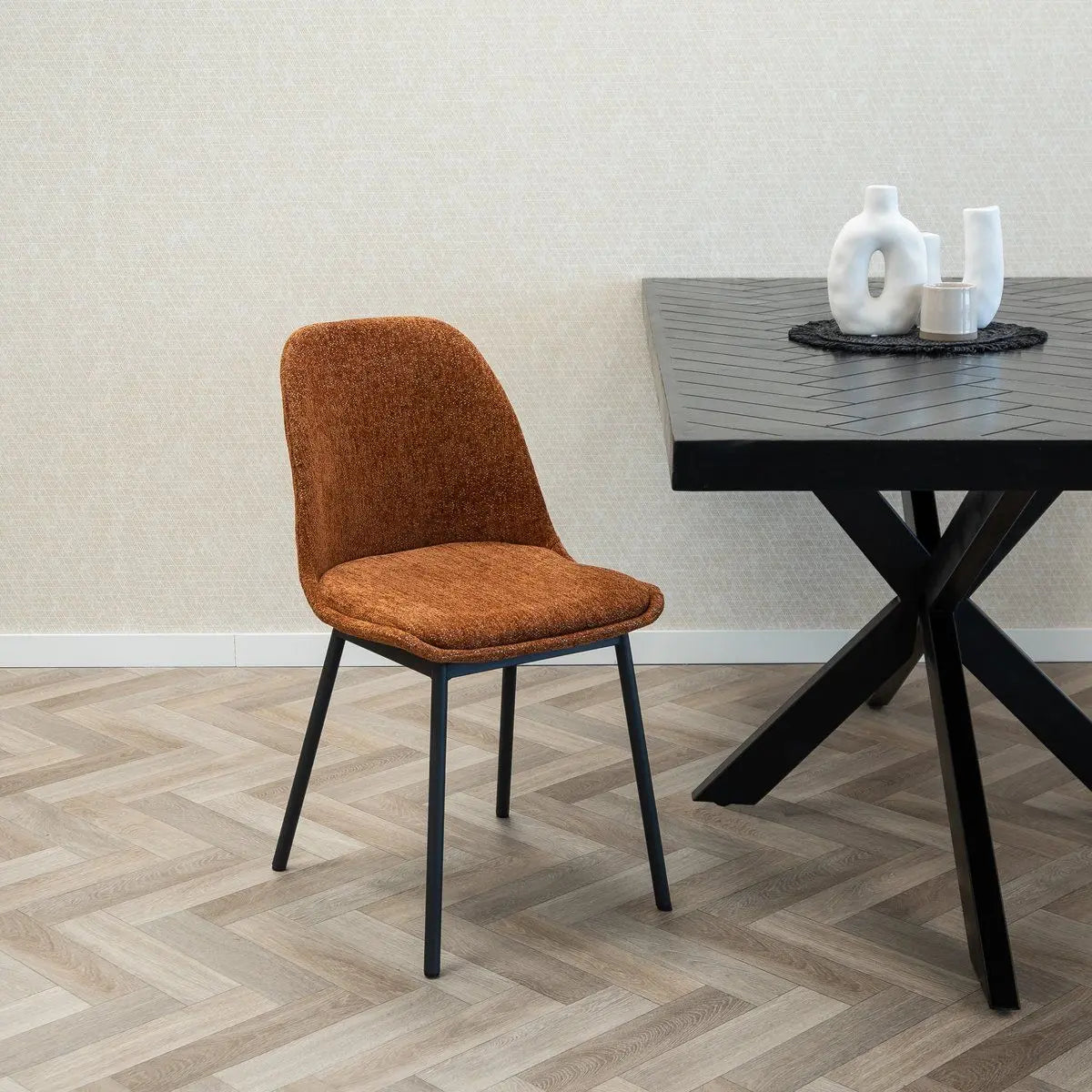Esszimmerstuhl – Strukturstoff, Schwarzes Metallgestell, Orange Farbe - Lana | Kick Collection
