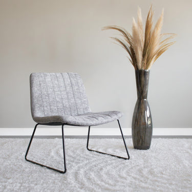 Sessel Chenille - Bezug mit vertikalen Steppnähten – James Grau | Kick Collection - Esszett Luxury | Stilvolles Wohnen mit Charakter