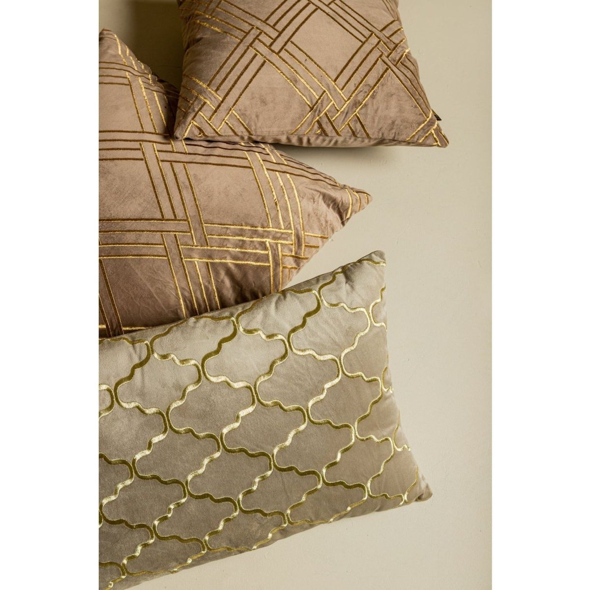 Kissen - Lizze Beige 45.0 x 3.0 x 45.0 cm von PTMD - Esszett Luxury | Stilvolles Wohnen mit Charakter