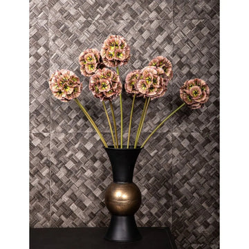 Artificial flower with a delicate blossom structure, elegant lines, and a high-quality material feel – Pristimera | PTMD
