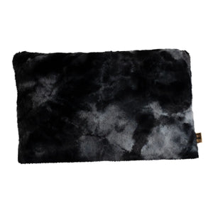 Faux fur cushion with soft feel, dense fur structure and rectangular design M - Linde | PTMD