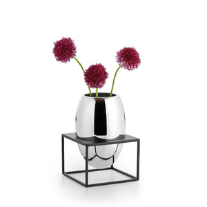 Vase mit schwebendem Würfelstand, Sanften organischen Kurven, Modernem skulpturalem Design – Solero | Philippi