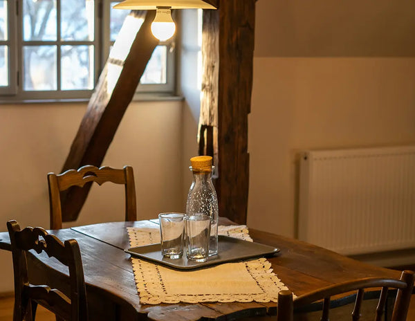 Helle, sanfte Farbtöne im Landhausstil Wohnzimmer – zu dunkle Farben nehmen dem Raum die Leichtigkeit