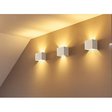 Fassadenbeleuchtung Weißer Metallwürfel LED 6 W 3000 K IP54 – Fulton | Maytoni - Esszett Luxury | Stilvolles Wohnen mit Charakter