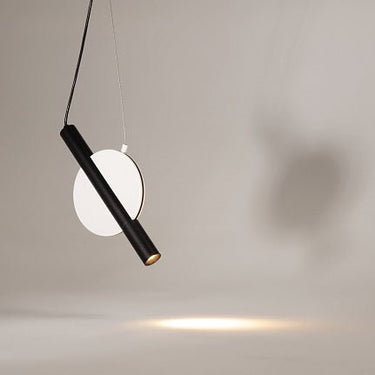 Pendelleuchte Weißes zylindrisches Metallgehäuse Verstellbarer schwarzer LED - Kopf & Modernes Design – Enigma | Maytoni - Esszett Luxury | Stilvolles Wohnen mit Charakter