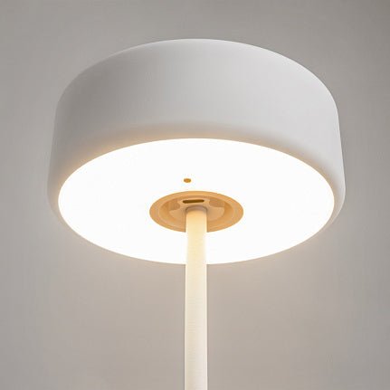 Tischleuchte Transparente Glasvase Weißer Metallkopf & Touch - Dimmer – AI Collaboration | Maytoni - Esszett Luxury | Stilvolles Wohnen mit Charakter