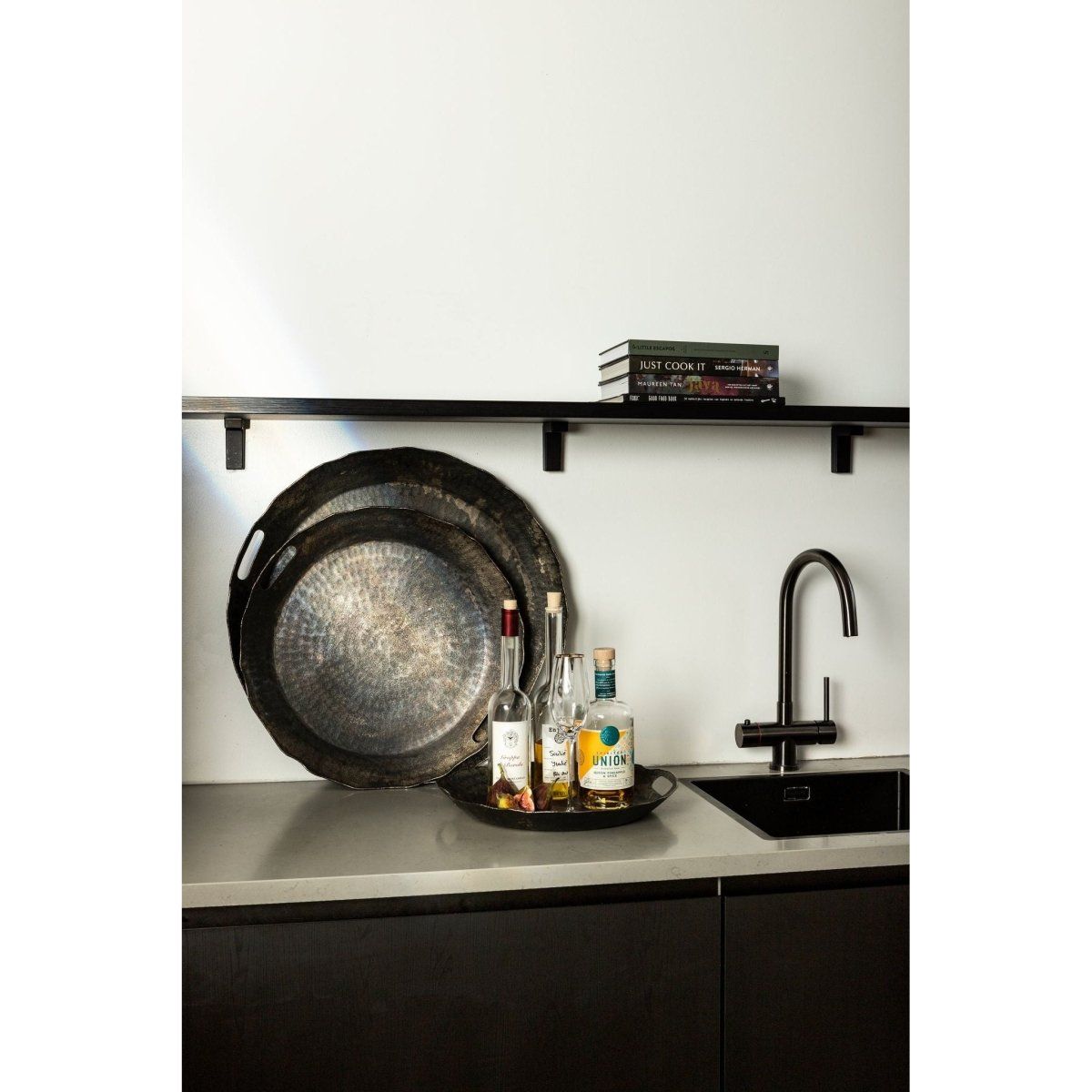 Schale - Semin 48.0 x 48.0 x 5.0 cm Kupfer 1 von PTMD - Esszett Luxury | Stilvolles Wohnen mit Charakter