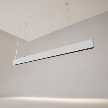 Pendelleuchte Weißes Aluminiumgehäuse mit mattiertem Polycarbonat - Diffusor, integrierter LED und modernem Design – Arc | Maytoni - Esszett Luxury | Stilvolles Wohnen mit Charakter