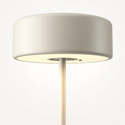 Tischleuchte Transparente Glasvase Weißer Metallkopf & Touch - Dimmer – AI Collaboration | Maytoni - Esszett Luxury | Stilvolles Wohnen mit Charakter