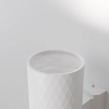Wandleuchte mit weißem Aluminiumgehäuse und versiegeltem Sicherheitsglas – Bowery | Maytoni - Esszett Luxury | Stilvolles Wohnen mit Charakter