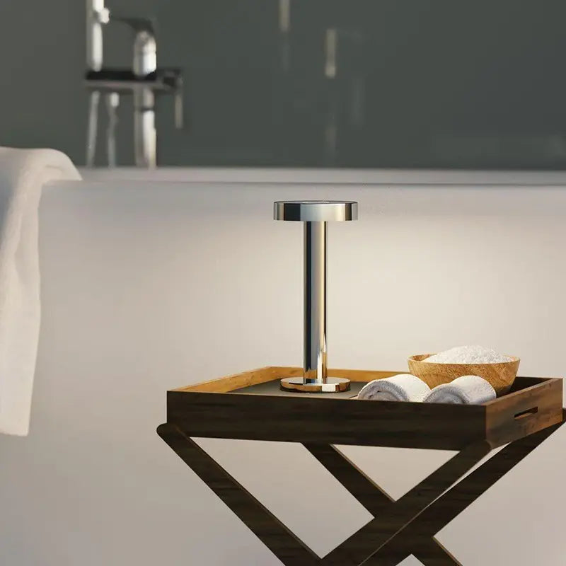 Tischleuchte mit Aluminiumgehäuse stabiler Standfußkonstruktion & Touchdimmer-Funktion – BORO | Sompex