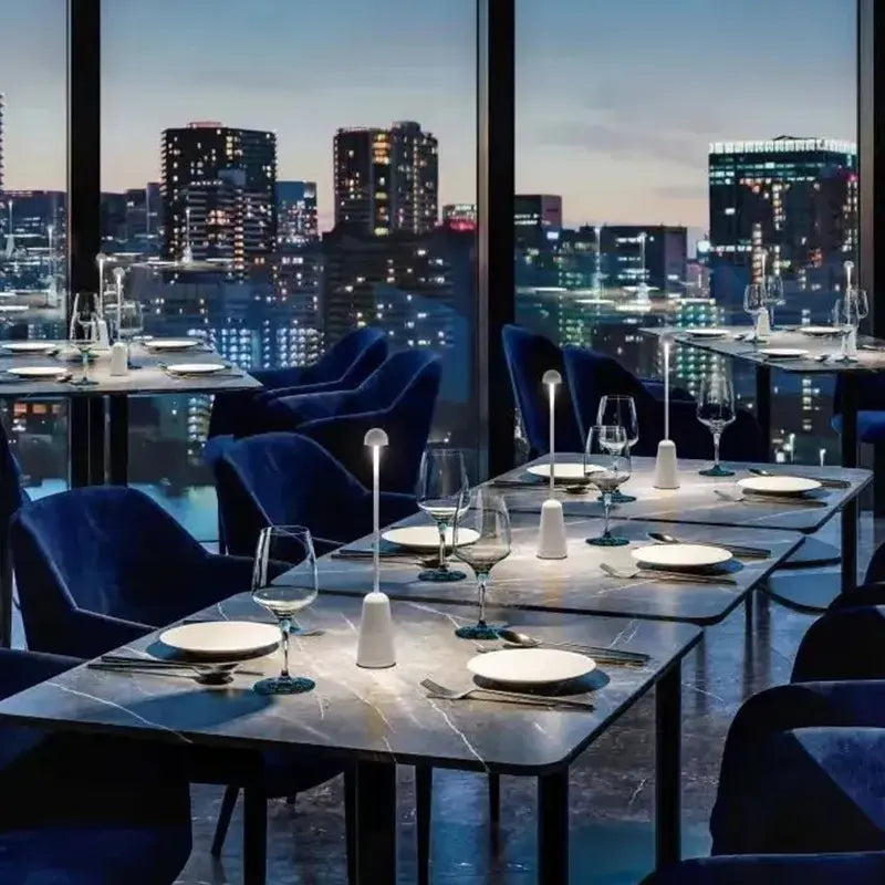 Tischleuchte mit schlankem Aluminiumdesign stufenloser Dimmfunktion & einstellbaren Lichtfarben – MINIMAX | Sompex