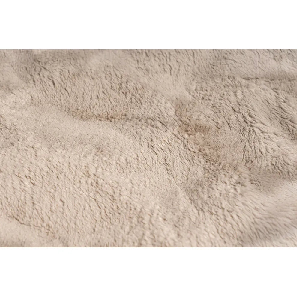 High-Pile Carpet Velvet Effect Easy-Care Solid-Color Elegance – Royal Glow 825 | Kayoom
