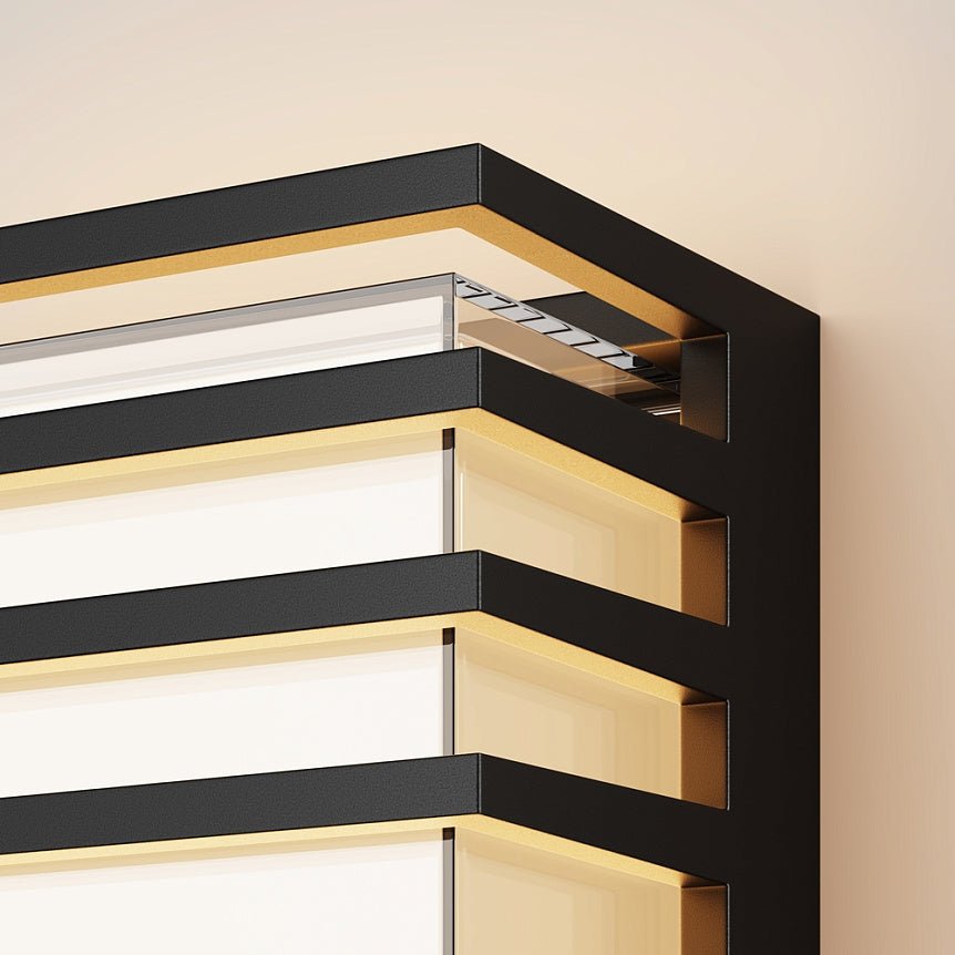 Wandleuchte mit schwarzem Aluminiumgehäuse und satiniertem Glasdiffusor – Downing Street | Maytoni - Esszett Luxury | Stilvolles Wohnen mit Charakter