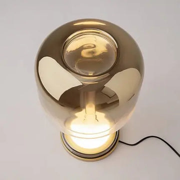 Tischleuchte – Goldenes Metall-Glasgehäuse, 18W Leistung, Warmweiß, IP20 Schutzart - Spirito | Maytoni