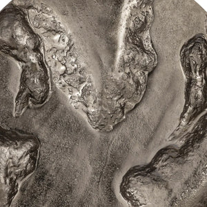 Aluminum wall decor with a three-dimensional structure, shiny silver look and modern design impact – Yce | PTMD