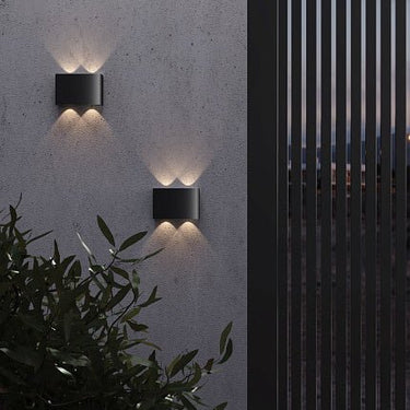 Wandleuchte Graphit - Aluminium - Finish mit Doppelausleuchtung und integrierter 4 W LED – Show | Maytoni - Esszett Luxury | Stilvolles Wohnen mit Charakter