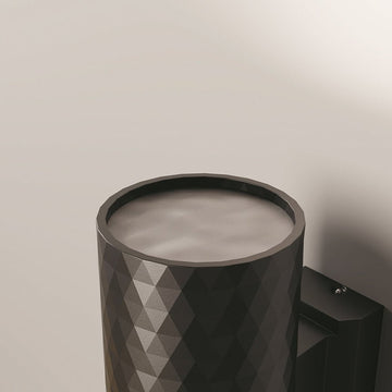 Wandleuchte mit schwarzem Aluminiumgehäuse und versiegeltem Sicherheitsglas – Bowery | Maytoni - Esszett Luxury | Stilvolles Wohnen mit Charakter