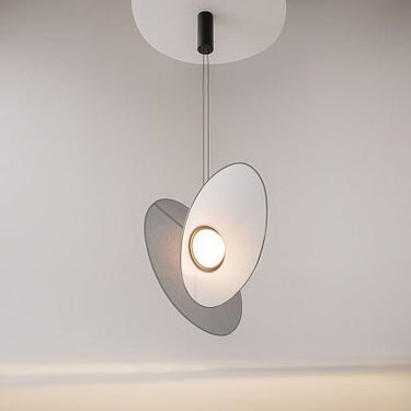 Pendelleuchte mit Grauem Stoffschirm Schwarzem Rahmen & Integrierter LED – Evolution | Maytoni - Esszett Luxury | Stilvolles Wohnen mit Charakter