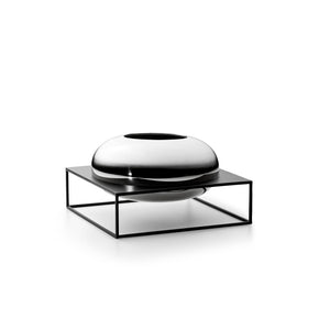 Vase mit schwebendem Würfelstand, Sanften organischen Kurven, Modernem skulpturalem Design – Solero | Philippi