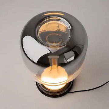Tischleuchte – Schwarzes Metall-Glasgehäuse, 18W Leistung, Warmweiß, IP20 Schutzart - Spirito | Maytoni