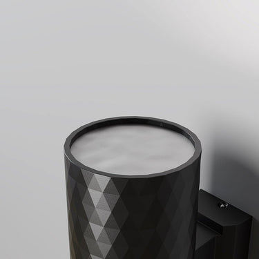 Wandleuchte mit schwarzem Aluminiumgehäuse und versiegeltem Sicherheitsglas – Bowery | Maytoni - Esszett Luxury | Stilvolles Wohnen mit Charakter