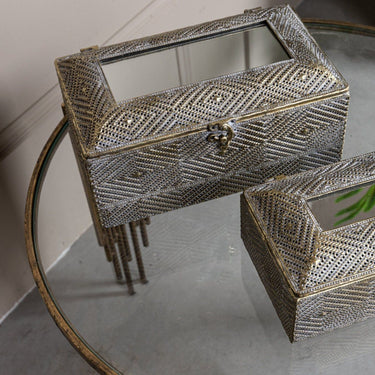 Aufbewahrungsbox mit Deckel - Tavin Antique Gold iron (Set aus 2) von PTMD - Esszett Luxury | Stilvolles Wohnen mit Charakter