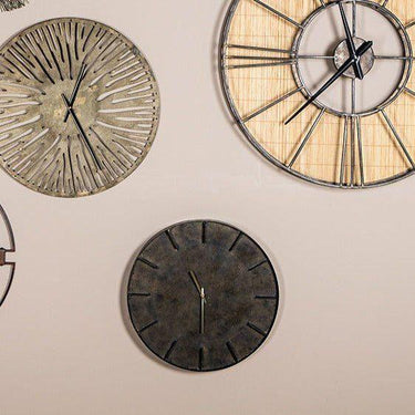 Wanduhr - Erdin black metal von PTMD - Esszett Luxury | Stilvolles Wohnen mit Charakter